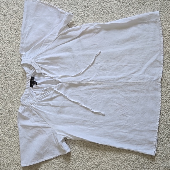Jessica Simpson Tops - Jessica Simpson White Short Sleeve Womens Blouse